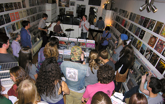 04_RSD_2014_instore_at_wild_honey_records_knoxville