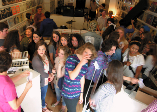 07_RSD_2014_instore_at_wild_honey_records_knoxville